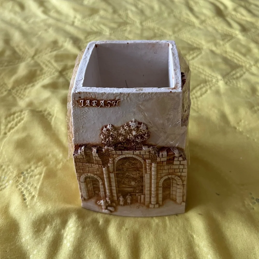 Souvenirs from Jordan Pen Holder Petra, Jerash & Castle Kerak